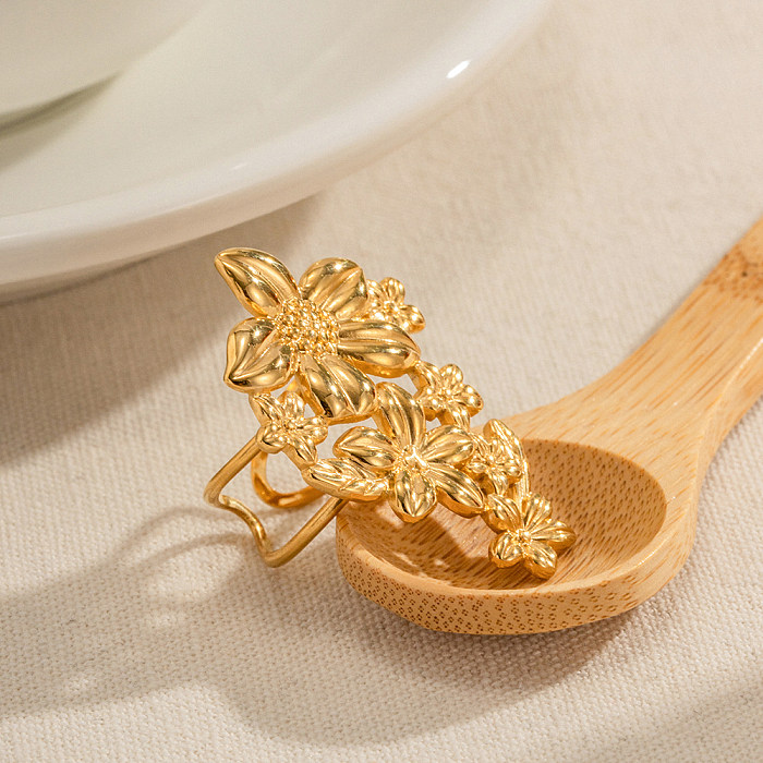 أقراط خواتم مطلية بالذهب عيار 18 قيراط على شكل زهرة عصرية أنيقة مصنوعة من الفولاذ المقاوم للصدأ