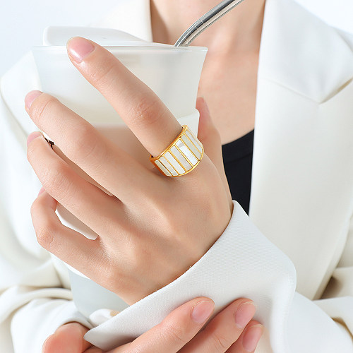 Luxurious Stripe Titanium Steel Plating Inlay Shell 18K Gold Plated Rings