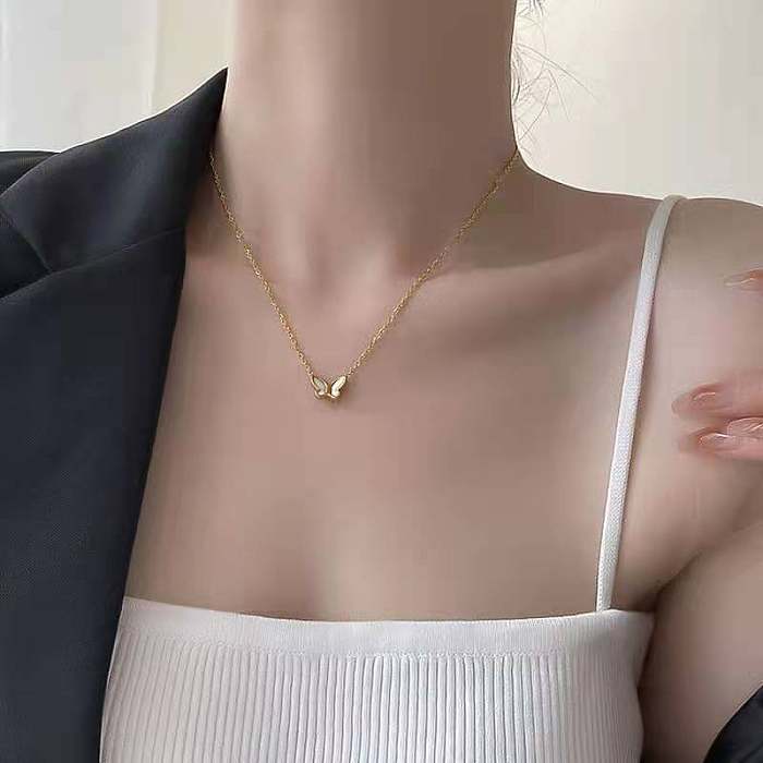 Süße Schmetterlings-Ohrring-Halskette für Damen mit Titan-Stahlbeschichtung