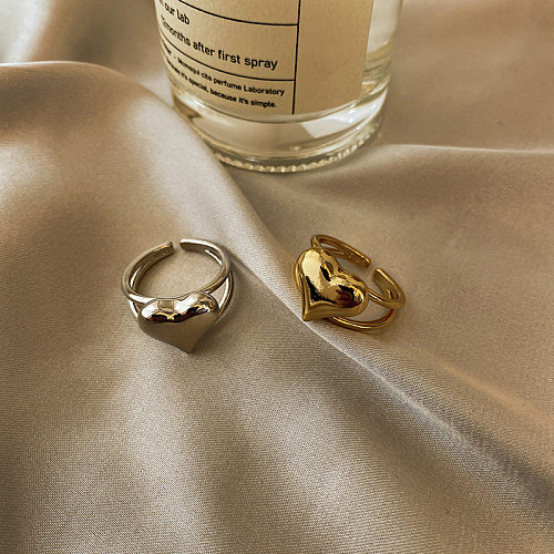 Neue Mode Herz Ring Weibliche Einfache Temperament Hohl Mode Herz-förmigen Ring