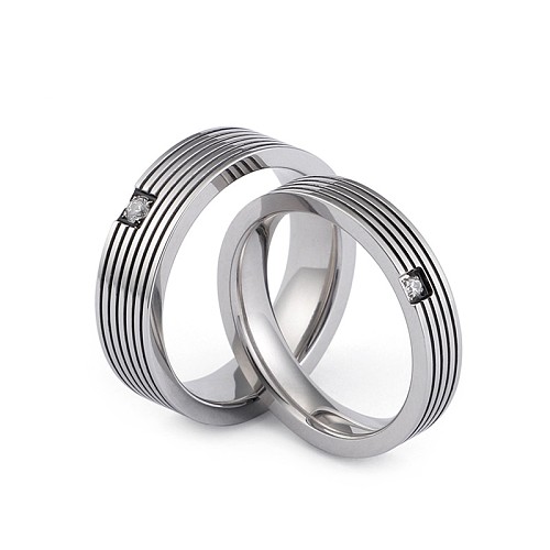 Anel de aço de titânio simples e coreano, anel listrado de diamante único em aço inoxidável, local de fábrica, presente de dia dos namorados