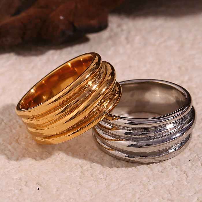 Schlichter Stil, klassischer Stil, einfarbig, Edelstahl-Beschichtung, 18 Karat vergoldete Ringe