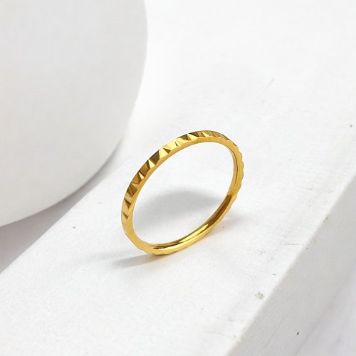 Clássico feito à mão romântico engrenagem chapeamento assimétrico de aço inoxidável plissado anéis banhados a ouro 18K