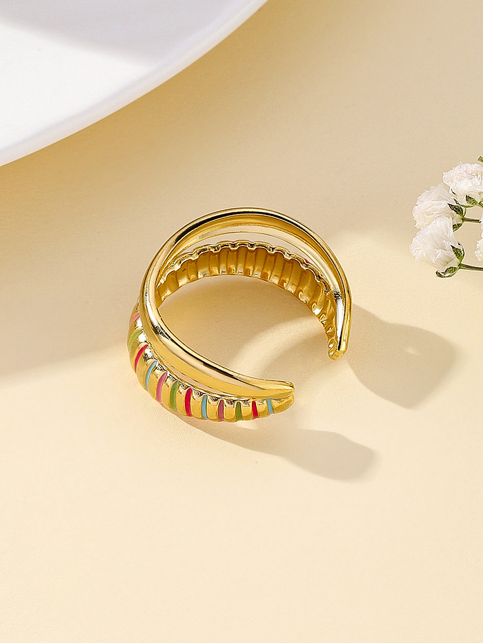 Schlichte Ringe mit Farbblock-Edelstahlbeschichtung und 18-Karat-Vergoldung
