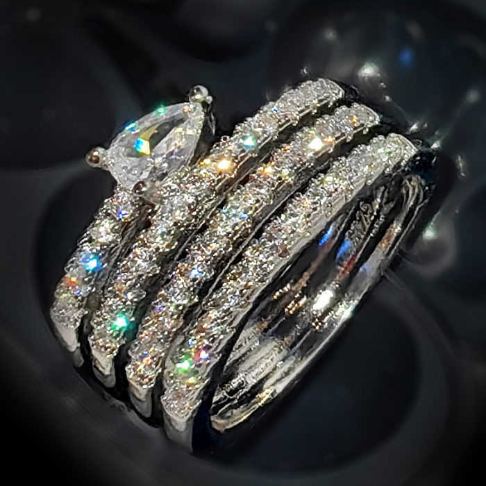 Anéis de pedras preciosas artificiais do embutimento do cobre das gotas de água do estilo clássico
