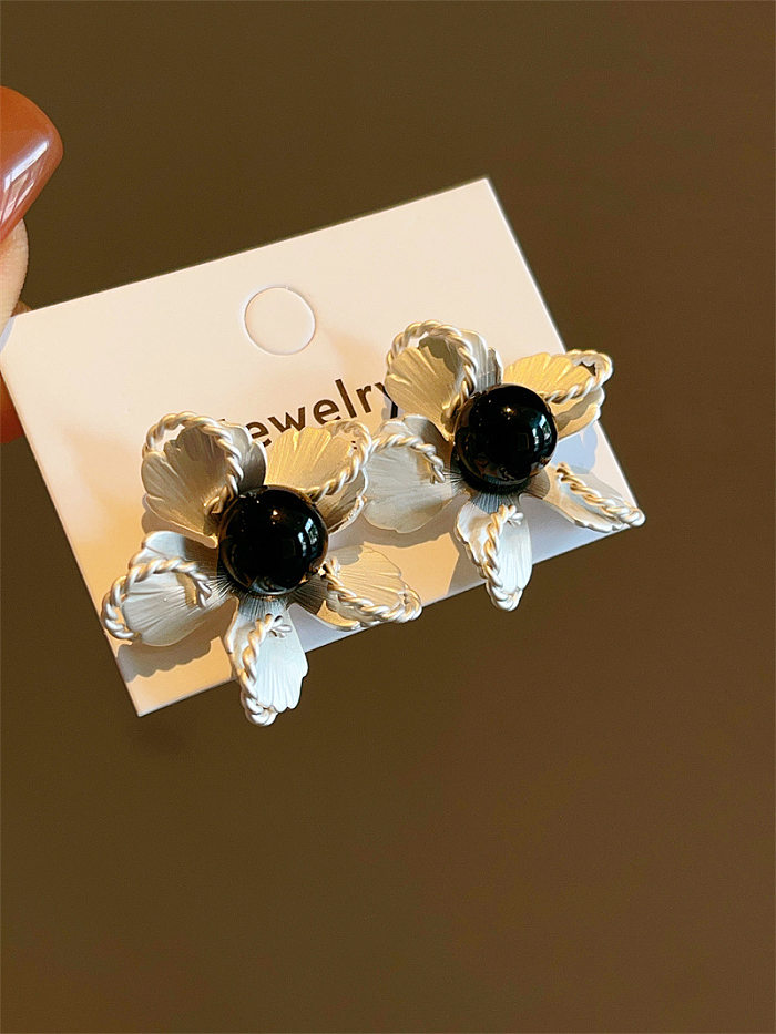 1 Pair Simple Style Flower Inlay Copper Pearl Ear Studs