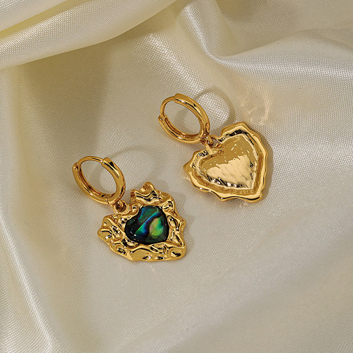 1 Paar Tropfenohrringe im Vintage-Stil, Herzform, mit Inlay aus Kupfer, künstlichen Edelsteinen, 18 Karat vergoldet
