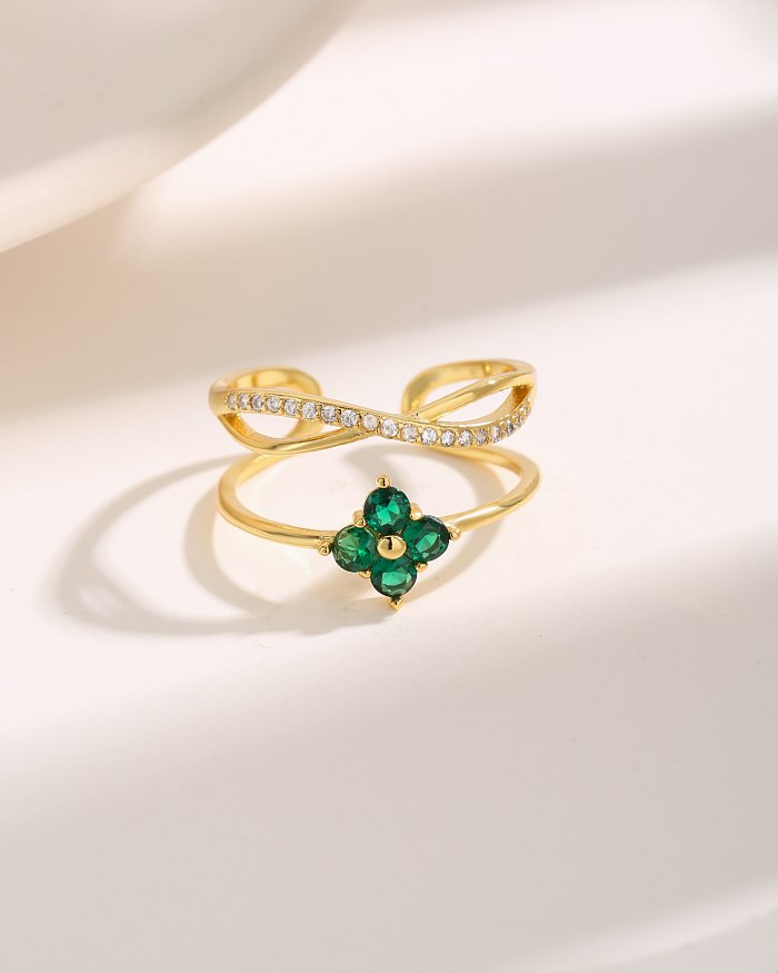 Estilo vintage luxuoso trevo de quatro folhas flor chapeamento de cobre incrustação zircão anéis banhados a ouro 18K