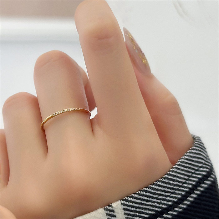Anéis de diamante artificiais folheados ouro de aço titânio redondos de estilo simples