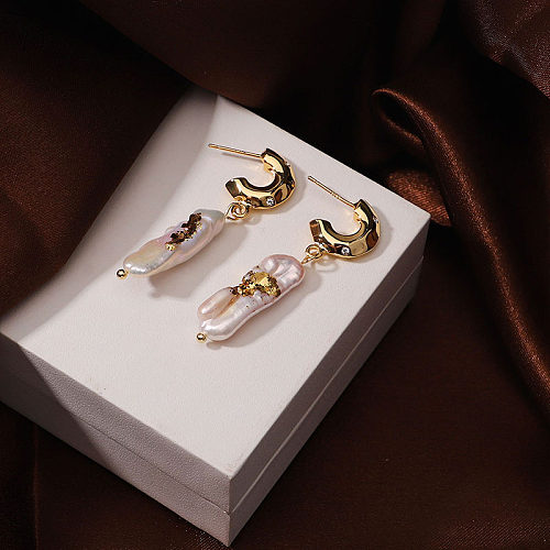 1 Paar elegante, unregelmäßig plattierte Ohrhänger mit Kupfer-Strasssteinen, Perlen und 18 Karat vergoldet