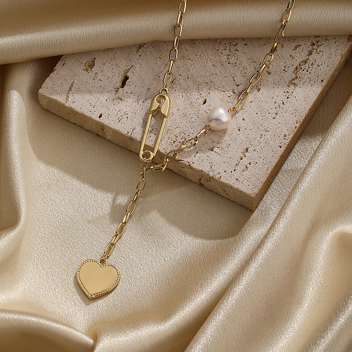 Collier pendentif plaqué or 18 carats en cuivre en forme de cœur de style simple de style IG