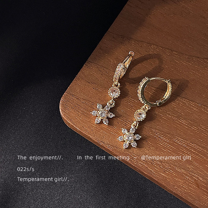 1 Pair Classic Style Flower Copper Plating Inlay Zircon Earrings