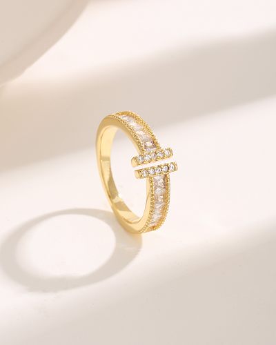 Anéis folheados a ouro luxuosos do zircão 18K do embutimento do chapeamento de cobre quadrado