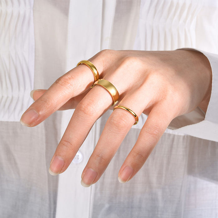 Einfache, einfarbige Ringe aus Edelstahl mit 18-Karat-Vergoldung