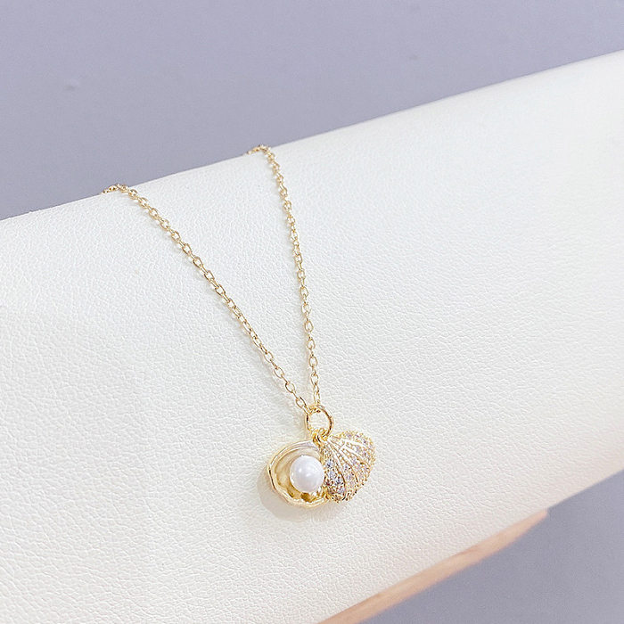 Elegant Shell Copper Gold Plated Artificial Pearls Necklace