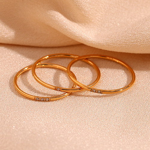 Estilo básico simples estilo clássico cor sólida chapeamento de aço inoxidável strass anéis banhados a ouro 18K