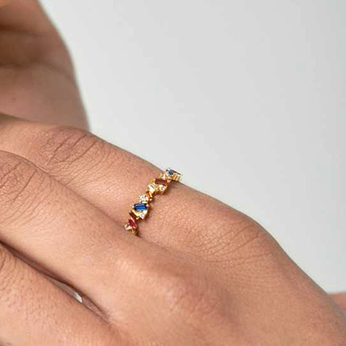 Cross-border venda quente cor zircão anel de cobre feminino ins vento net vermelho retro cor irregular zircão anel 18k pulseira