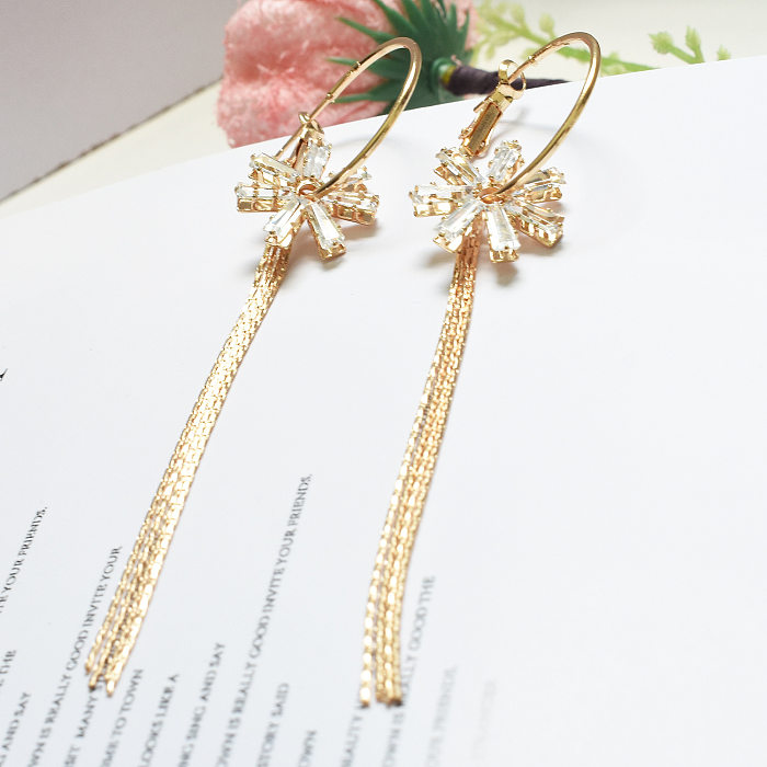 1 par de brincos de gota de zircão de cobre com incrustações de flores de estilo simples