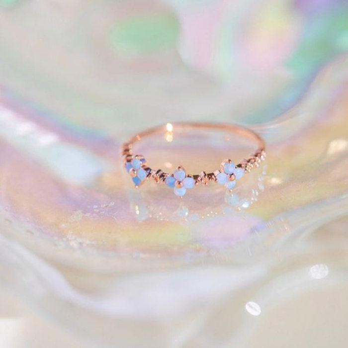 Moda simples 18K flor azul incrustada zircão anel de cobre joias por atacado