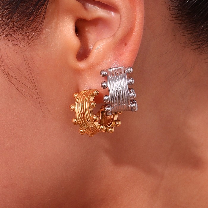 1 par de brincos de orelha banhados a ouro 18K, estilo simples, estilo clássico, formato C, cor sólida