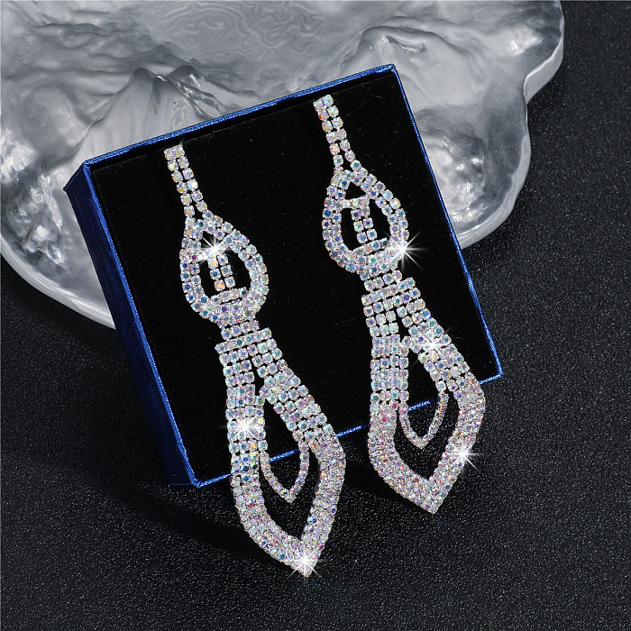 1 par de pendientes colgantes chapados en plata con diamantes de imitación de acero con incrustaciones geométricas elegantes e informales