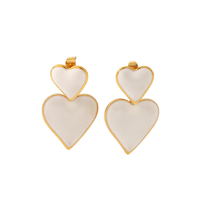 1 par de brincos de gota banhados a ouro 18K, estilo clássico, formato de coração, polimento, revestimento epóxi
