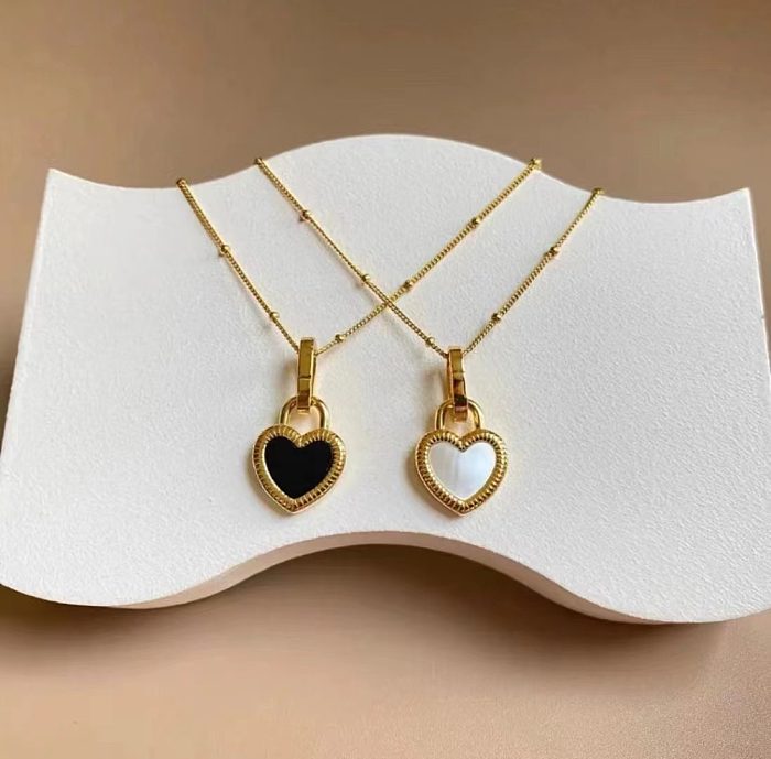 Elegant Heart Shape Stainless Steel Inlay Shell Pendant Necklace