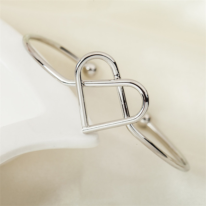 Bracelets de manchette plaqués or 18 carats en acier inoxydable avec nœud en forme de cœur de couleur unie faits à la main en vrac