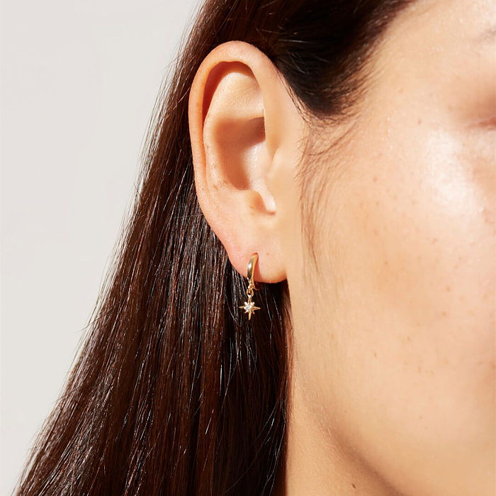 1 paire de boucles d'oreilles pendantes en acier inoxydable et Zircon plaqué or 18 carats, Style moderne, avec incrustation d'étoiles