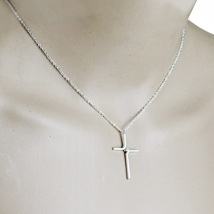 Novo colar de aço inoxidável com pingente de cruz simples
