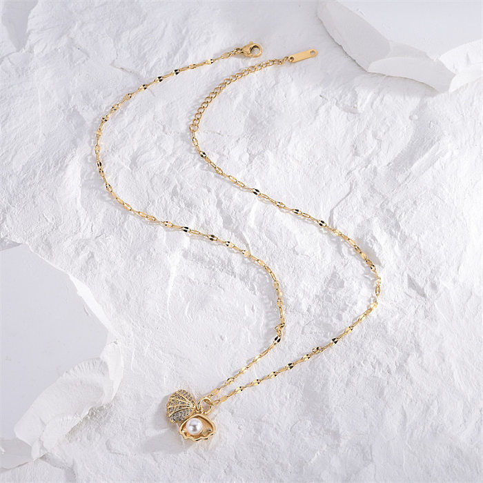 Lässige Halskette im klassischen Stil mit künstlerischer Muschel-Edelstahlbeschichtung und künstlichen Perlen, 18 Karat vergoldet