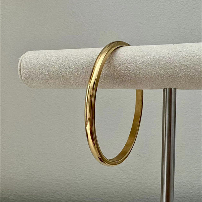 Pulseira casual estilo simples redonda listra quadrada de aço inoxidável com zircão banhado a ouro 18K