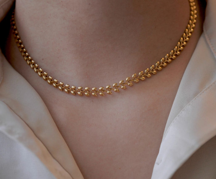 Elegante, schlichte Halskette in Herzform mit Edelstahlbeschichtung und 18-Karat-Vergoldung