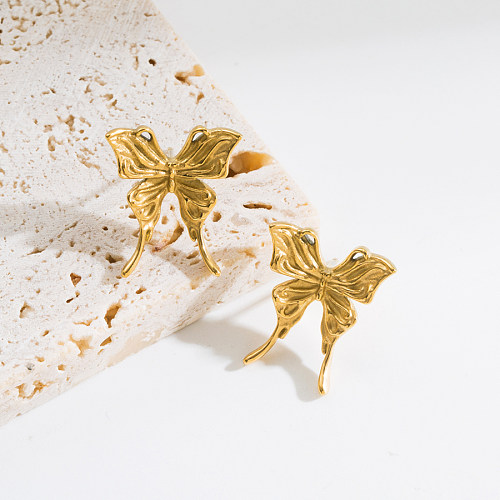 1 Paar Ohrstecker im IG-Stil mit süßer Blume und Schmetterlingsbeschichtung aus 16 Karat vergoldetem Edelstahl
