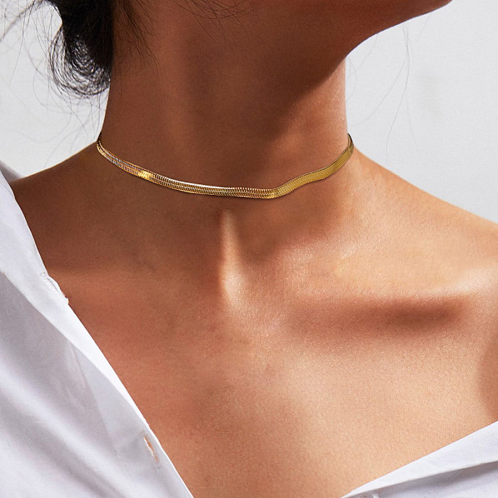 Collar chapado en oro de 18 quilates con revestimiento de acero inoxidable de color sólido estilo simple retro estilo INS