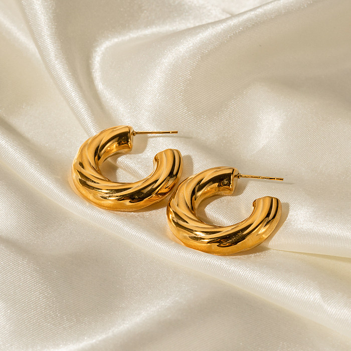 زوج واحد من أقراط أذن من الفولاذ المقاوم للصدأ مطلية بالذهب عيار 1 قيراط على شكل حرف C على شكل IG