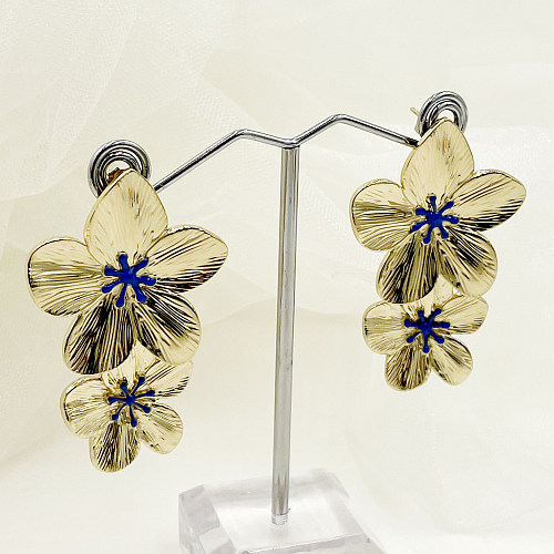 1 par de brincos de orelha banhados a ouro de metal com revestimento de aço inoxidável flor elegante