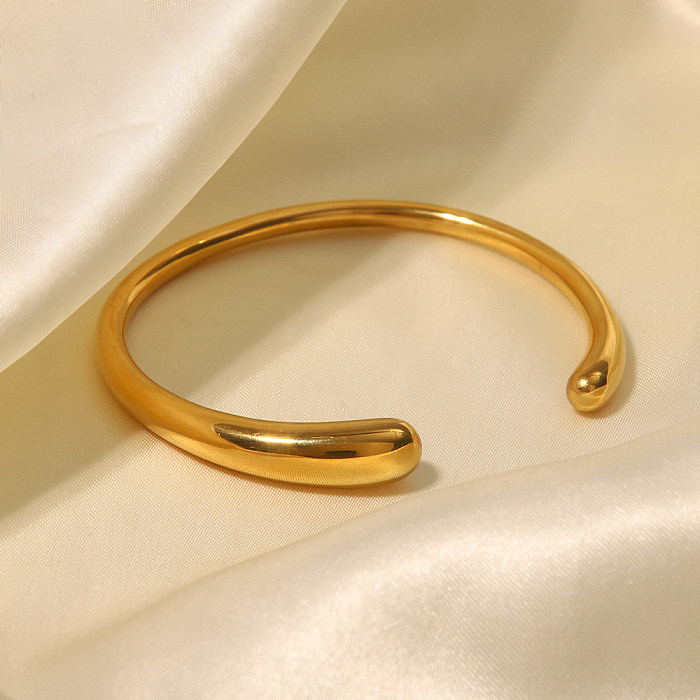 Elegant Circle Stainless Steel Inlay Rhinestones 18K Gold Plated Bangle