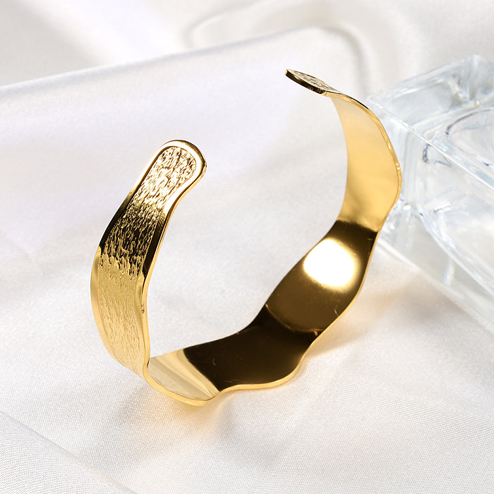 Wholesale Modern Style Classic Style Solid Color Spiral Stripe Stainless Steel Plating 18K Gold Plated