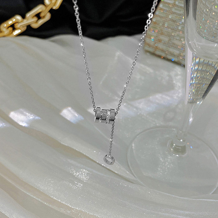Collar con colgante de diamante artificial con incrustaciones de acero inoxidable y círculo de estilo simple