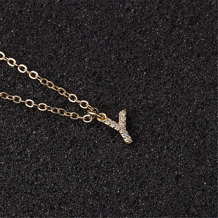 Einfache Halskette mit Buchstaben-Anhänger aus Edelstahl, Kupfer-Inlay und Zirkon
