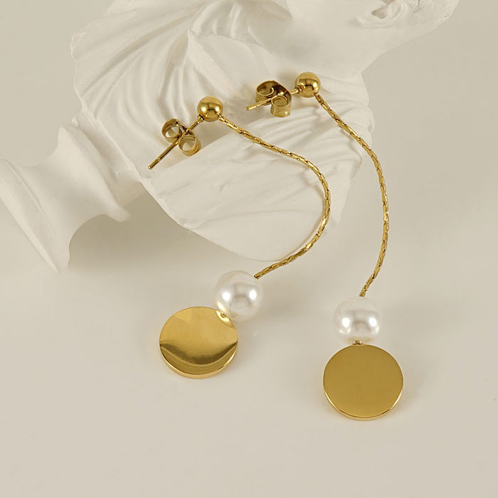 1 par de elegantes pendientes redondos de acero inoxidable con incrustaciones de perlas artificiales chapados en oro de 18 quilates