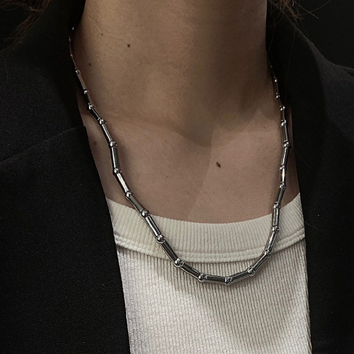 Einfache schlichte Pendel-Halskette aus einfarbigem Edelstahl