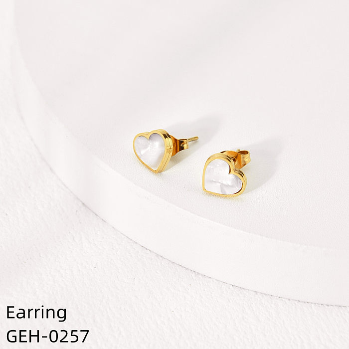 1 par de brincos de orelha banhados a ouro, estilo simples, trevo de quatro folhas, forma de coração, revestimento de aço inoxidável