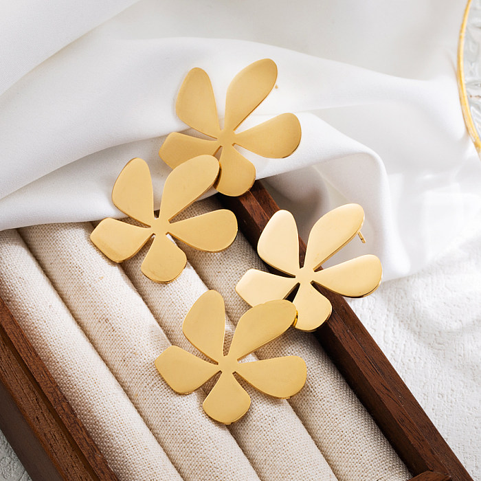 1 par IG estilo básico doce formato de coração flor tridimensional aço inoxidável 18K brincos banhados a ouro