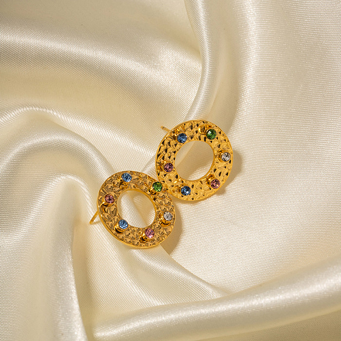 1 par de brincos redondos de aço inoxidável estilo moderno, incrustação vazada de diamante artificial banhado a ouro 18K