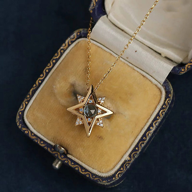 Halskette mit glänzendem Stern-Anhänger im klassischen Stil, Edelstahl-Beschichtung, Inlay aus Zirkon, 18 Karat vergoldet