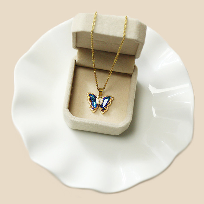 Lässige Schmetterlings-Anhänger-Halskette mit Edelstahl-Beschichtung und Inlay-Zirkon-Vergoldung