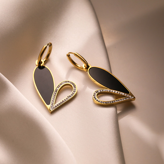 1 Paar schlichte Pendel-Ohrringe in Herzform aus Edelstahl mit 18-Karat-Vergoldung