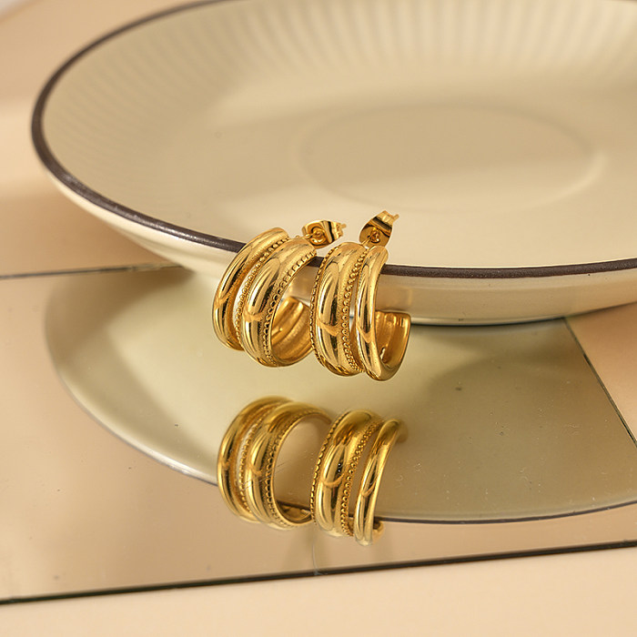 1 par de férias estilo moderno estilo clássico chapeamento em forma de C brincos banhados a ouro de aço inoxidável